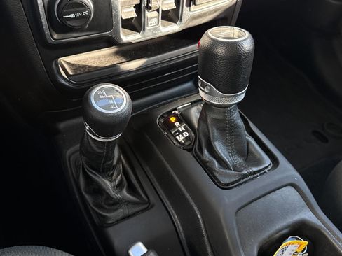 Used 2020 Jeep Gladiator Sport w/ Quick Order Package 24S image 19