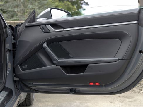 Used 2025 Porsche 911 Carrera image 43