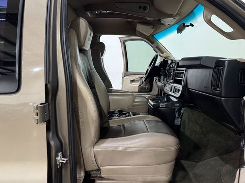 Used 2016 Chevrolet Express 2500 RWD image 13
