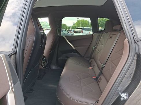 Used 2023 BMW iX xDrive50 w/ Sport Package AWD/4WD image 12
