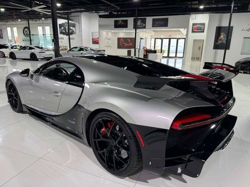 Used 2023 Bugatti Chiron Pur Sport image 5
