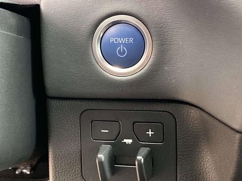 Used 2024 Toyota Sequoia Platinum AWD/4WD image 16