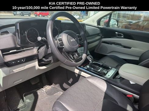 Used 2024 Kia Carnival EX image 6