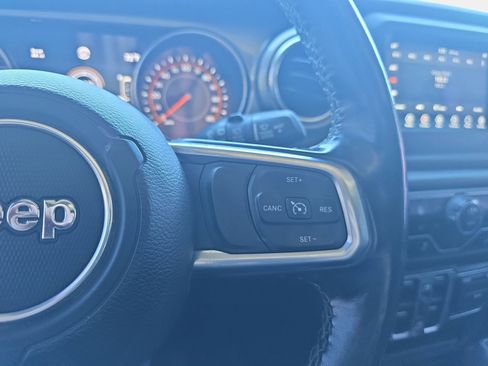 Used 2020 Jeep Wrangler Unlimited Sahara w/ Cold Weather Group AWD/4WD image 17