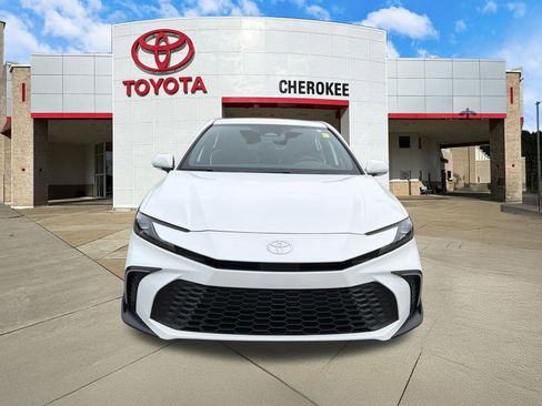 Used 2026 Toyota Camry SE w/ Convenience Package image 2