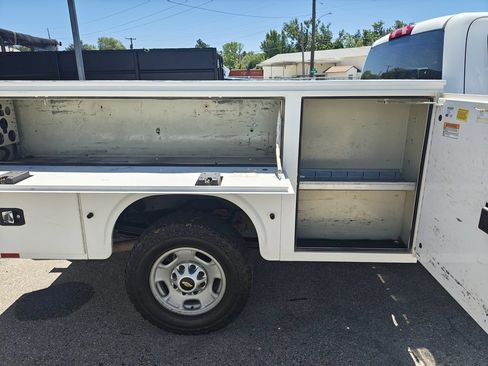 Used 2015 Chevrolet Silverado 2500 W/T AWD/4WD image 12