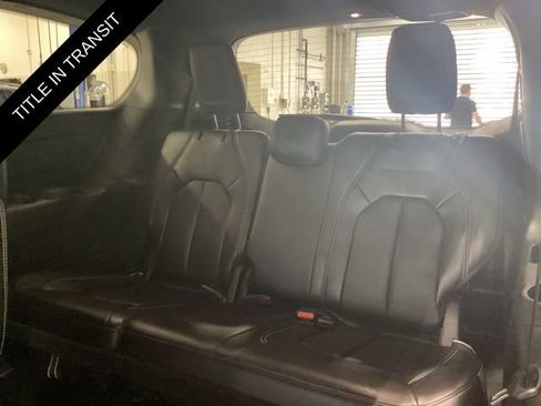 Used 2025 Chrysler Pacifica Select AWD/4WD image 15