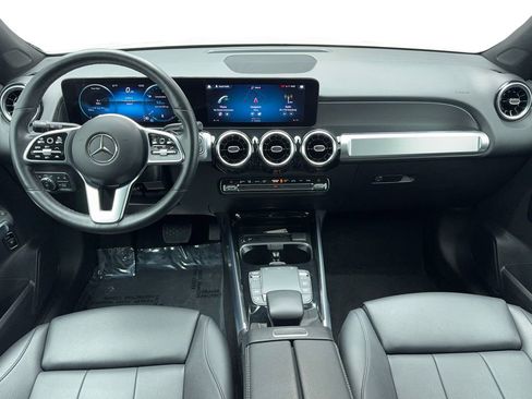Used 2023 Mercedes-Benz GLB 250 4MATIC w/ Premium Package image 16