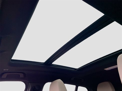 Used 2022 BMW X2 sDrive28i w/ Convenience Package image 13