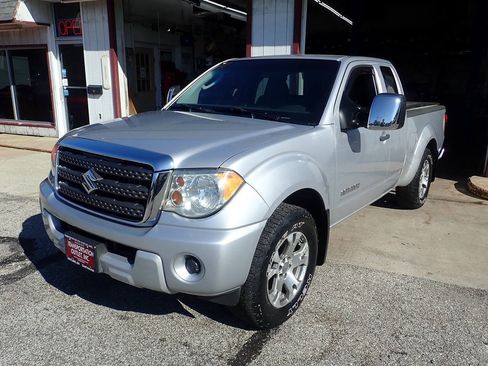 Used 2011 Suzuki Equator Sport AWD/4WD image 2