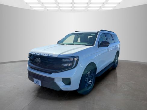 New 2025 Ford Expedition Active image 8