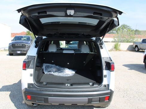 New 2026 Jeep Cherokee Laredo AWD/4WD image 9