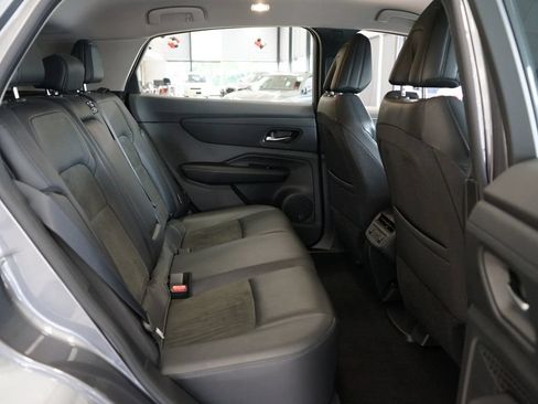 Used 2023 Nissan Ariya FWD image 14