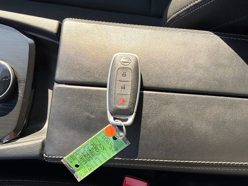 Used 2023 Nissan Rogue S image 25