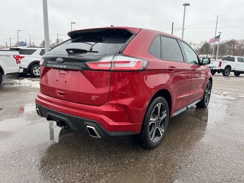 Certified 2023 Ford Edge ST image 4