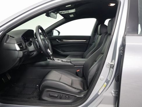 Used 2018 Honda Accord Sport image 10
