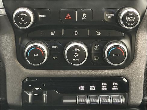 Used 2019 RAM 2500 Big Horn image 24