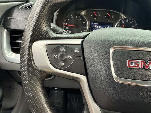 Used 2024 GMC Terrain SLE image 31