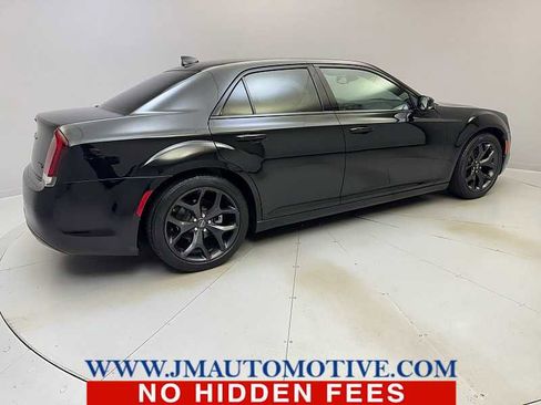 Used 2022 Chrysler 300 S image 5