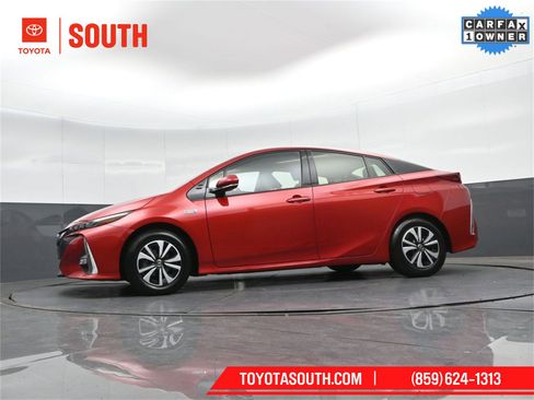 Used 2018 Toyota Prius Prime Advanced image 48