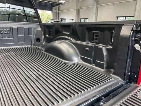 Used 2024 Ford F250 Lariat w/ Sport Appearance Package image 9