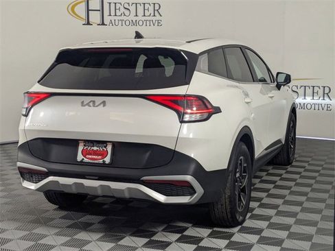 Used 2023 Kia Sportage LX image 7