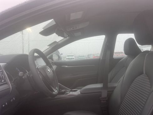 Used 2023 Toyota Camry SE image 9