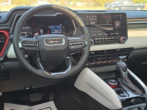 Used 2024 GMC Canyon AT4X image 15