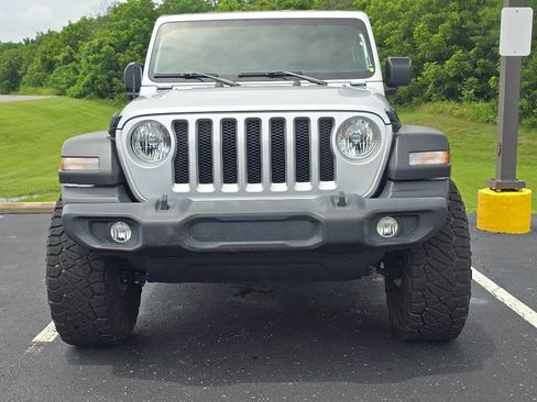Used 2022 Jeep Wrangler Unlimited Sport AWD/4WD image 9