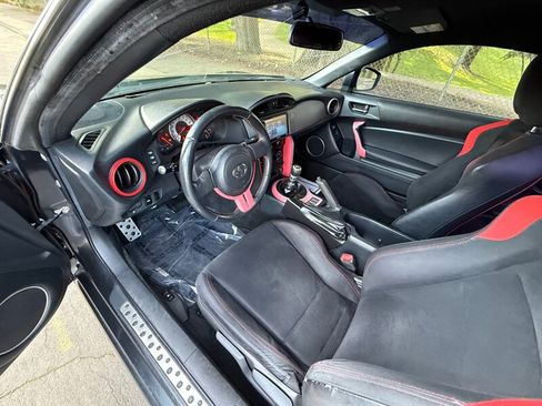 Used 2016 Scion FR-S image 9