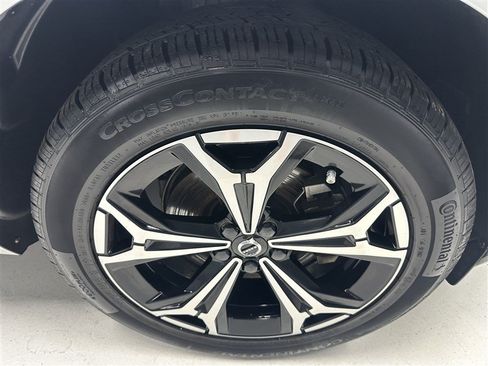 Used 2022 Volvo XC60 B5 Momentum w/ Climate Package AWD/4WD image 15