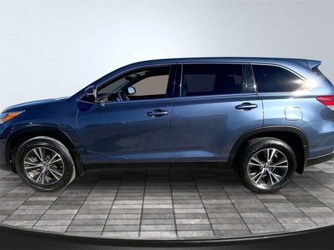 Used 2019 Toyota Highlander LE image 8