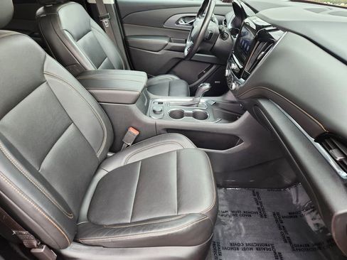 Used 2020 Chevrolet Traverse Premier w/ LPO, Black Accent Package image 17
