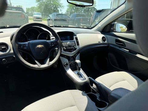 Used 2015 Chevrolet Cruze LT FWD image 14