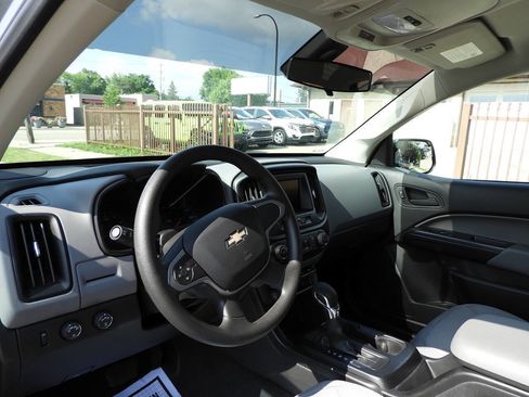 Used 2022 Chevrolet Colorado W/T w/ WT Convenience Package AWD/4WD image 18