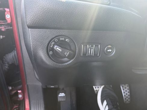 Used 2018 Dodge Challenger GT w/ Driver Convenience Group image 18