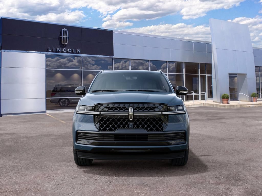 New 2027 Lincoln Navigator Reserve w/ Jet Appearance Package AWD/4WD image 3