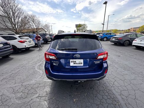 Used 2016 Subaru Outback 2.5i Limited AWD/4WD image 4