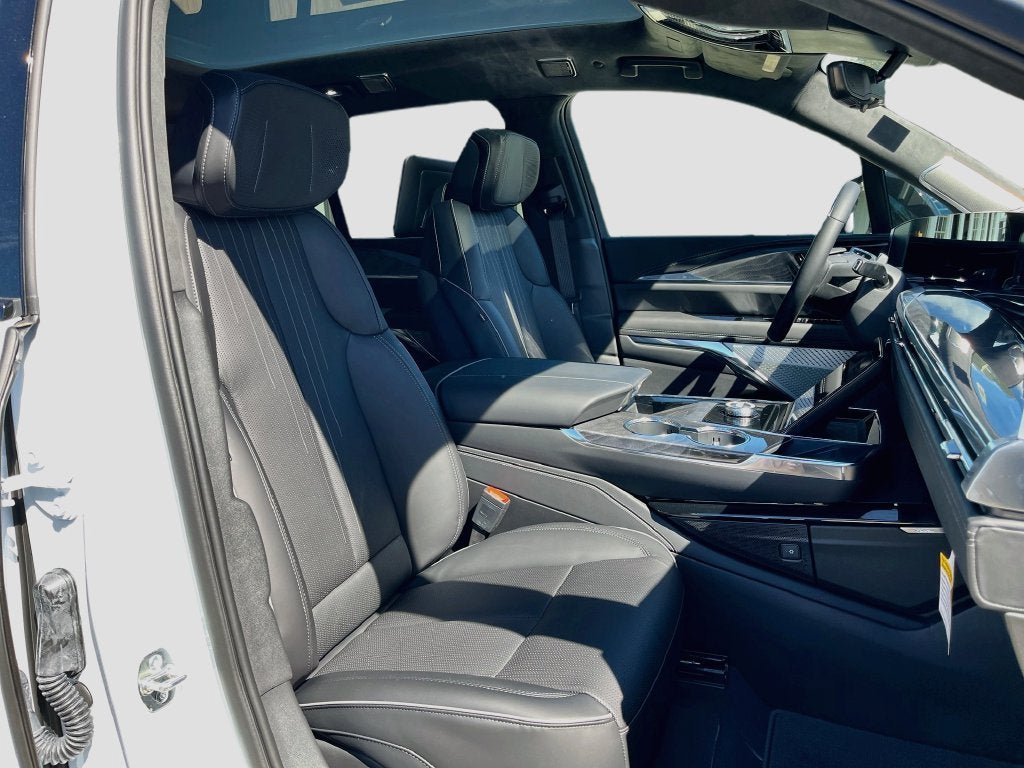 New 2026 Cadillac Escalade IQ Sport 2 w/ LPO, ONYX Package AWD/4WD image 36