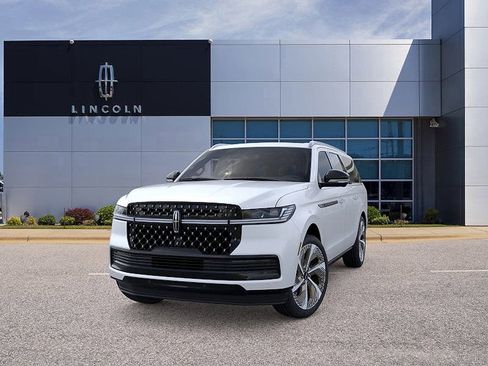 New 2026 Lincoln Navigator L Black Label AWD/4WD image 2