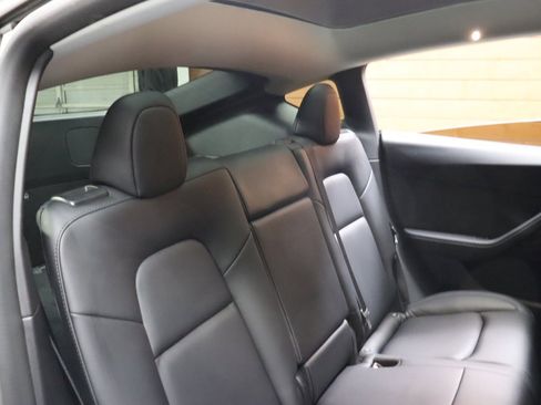 Used 2022 Tesla Model Y Long Range image 68