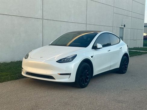 Used 2021 Tesla Model Y Long Range AWD/4WD image 3