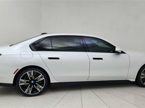 Used 2023 BMW i7 xDrive60 image 6