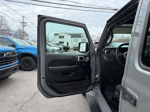Used 2018 Jeep Wrangler Unlimited Sport S image 13