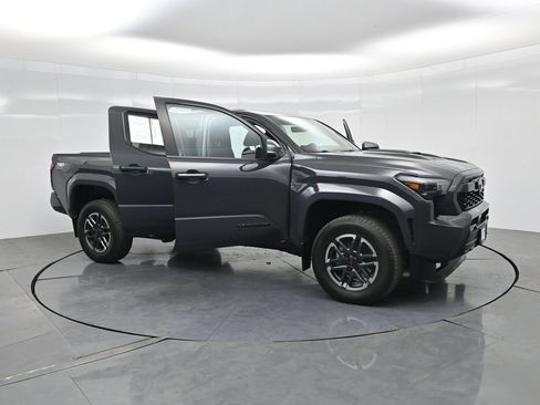 Used 2024 Toyota Tacoma TRD Sport w/ TRD Sport Upgrade Package AWD/4WD image 34