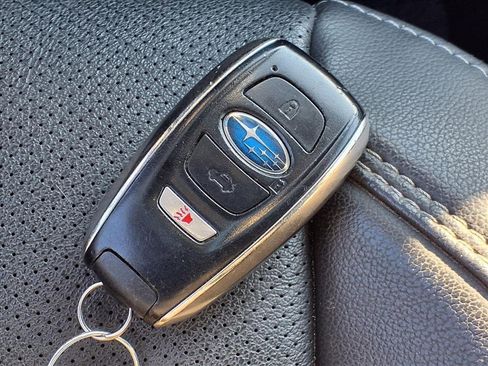 Used 2019 Subaru Outback 2.5i Limited w/ Popular Package #2 image 12