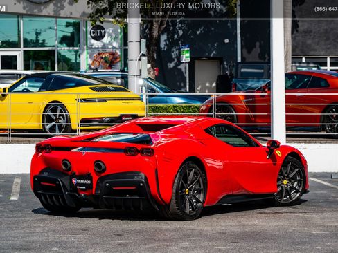 Used 2022 Ferrari SF90 Spider image 14