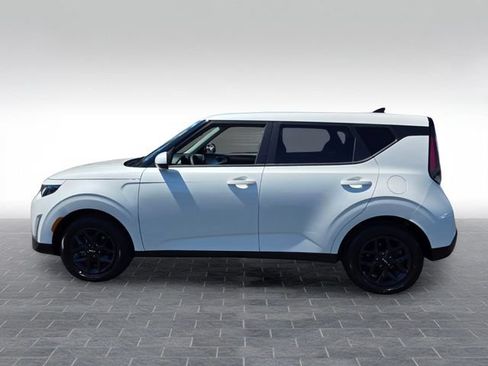 Used 2025 Kia Soul LX w/ LX Technology Package FWD image 6
