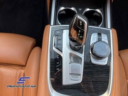 Used 2022 BMW 750i xDrive w/ Executive Package image 30