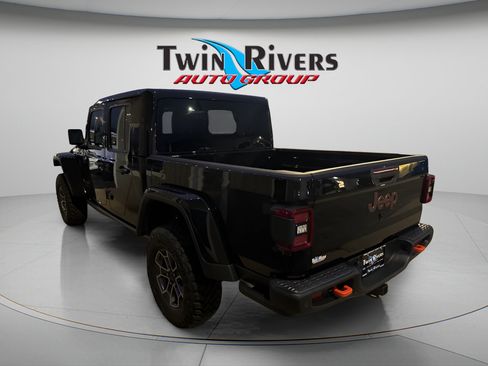 Used 2026 Jeep Gladiator Mojave AWD/4WD image 2